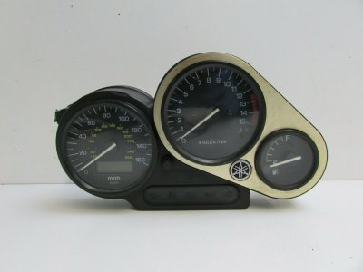 Yamaha FZS600 Clocks Speedo Assembly, 58348 miles, 1998 - 2000 J21 B