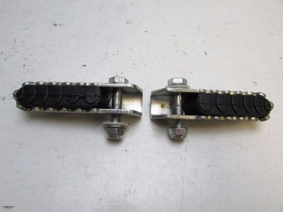 Derbi Cross City 125 2007 - 2012 Pair of Rear Foot Pegs Left and Right